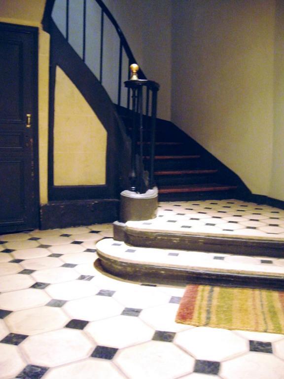 Private Room In A Parisian Homestay! - Close To It All! Exterior foto